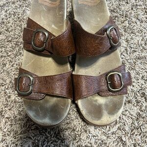 Dansko Sandals Size 40 Sophie Slide Wedge Brown Leather Embossed 9841537000 GWSB